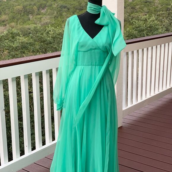 Vintage Green Pleated Chiffon Maxi Dress - Picture 5 of 15